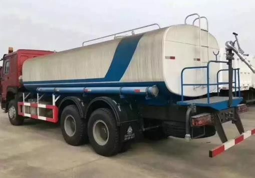 371HP Q235A Steel Water Sprinkler Truck 10 000 Gallon 6x4